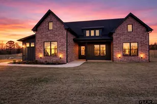 190 Brooks Dr, Gladewater, TX 75647 - Photo 1