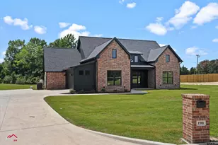 190 Brooks Dr, Gladewater, TX 75647 - Photo 2