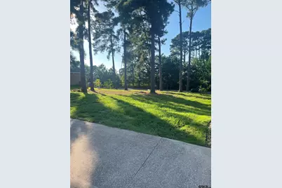 1137 Gardenwood Dr, Tyler, TX 75703 - Photo 2