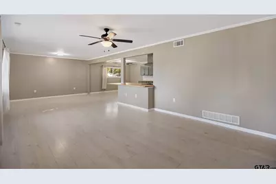 291 E Main, Van, TX 75790 - Photo 6