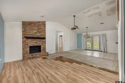 409 Shelly Drive, Whitehouse, TX 75791 - Photo 2