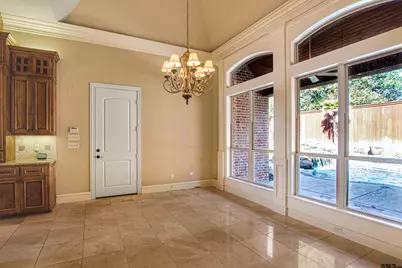 6805 Castle Pines Ct, Tyler, TX 75703 - Photo 6