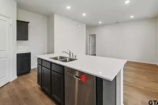 1913 Freeman St, Tyler, TX 75704 - Photo 8