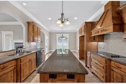 16542 Milwood Pl, Tyler, TX 75703 - Photo 10