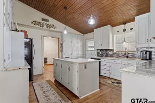 1887 Shiloh Estates Rd, Chandler, TX 75758 - Photo 10