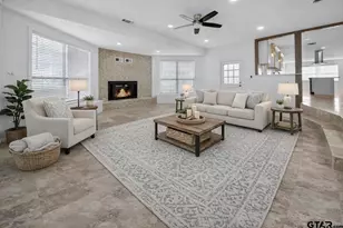 109 Maxine St, Mineola, TX 75773 - Photo 2