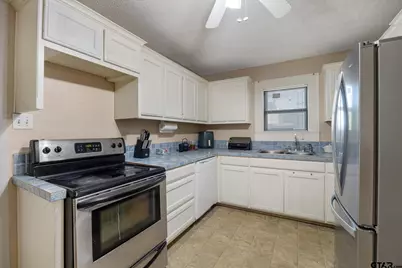 803 W Noble, Troup, TX 75789 - Photo 10