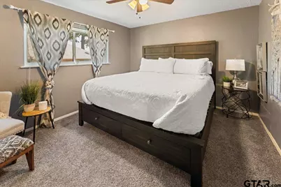 2002 W Lake Dr, Gladewater, TX 75647 - Photo 22