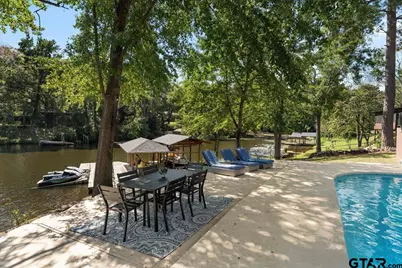 2002 W Lake Dr, Gladewater, TX 75647 - Photo 8