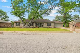 210 Pat Dr, Mineola, TX 75773 - Photo 2