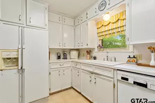 105 N Pope St, Overton, TX 75684 - Photo 8