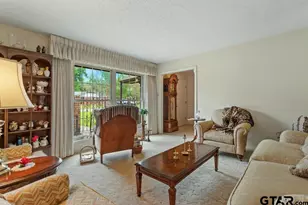 105 N Pope St, Overton, TX 75684 - Photo 2