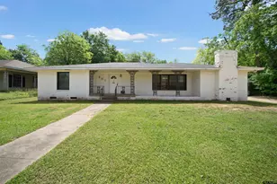 907 Henderson St, Jacksonville, TX 75766 - Photo 2