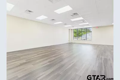 520 N Main, Lindale, TX 75771 - Photo 10