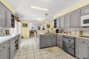 1302 W Sabine St, Carthage, TX 75633 - Photo 8