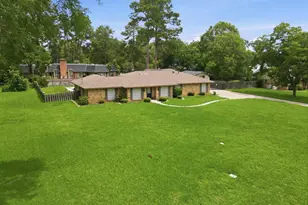 1302 W Sabine St, Carthage, TX 75633 - Photo 2