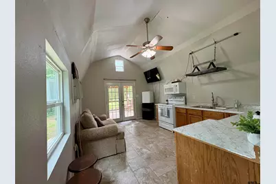 140 Young Cir, Bullard, TX 75757 - Photo 2