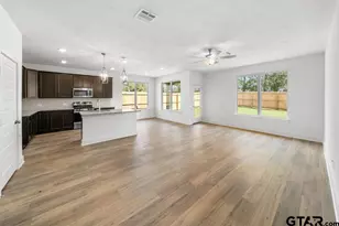 7042 Cottage Sq, Tyler, TX 75703 - Photo 10