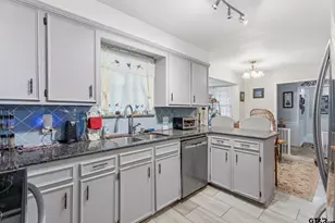 1201 Corey Dr, Whitehouse, TX 75791 - Photo 8