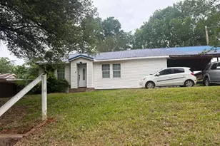 214 Stafford Hl, Pittsburg, TX 75686 - Photo 2