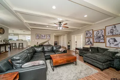 317 E Robinwood, White Oak, TX 75693 - Photo 14