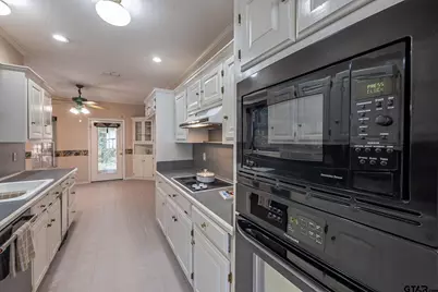 303 Canterbury Ct, Tyler, TX 75703 - Photo 24