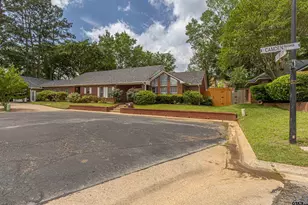 303 Canterbury Ct, Tyler, TX 75703 - Photo 2