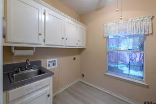 303 Canterbury Ct, Tyler, TX 75703 - Photo 30