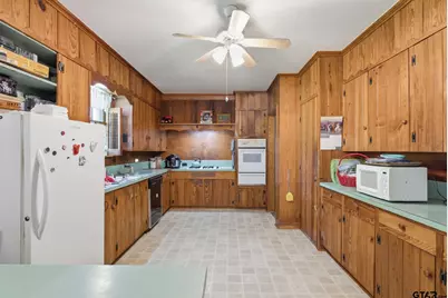 729 W Broad St, Oakwood, TX 75855 - Photo 6
