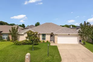 268 Cass Cir, Flint, TX 75762 - Photo 1
