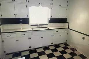 908 W 6th St, Tyler, TX 75701 - Photo 2