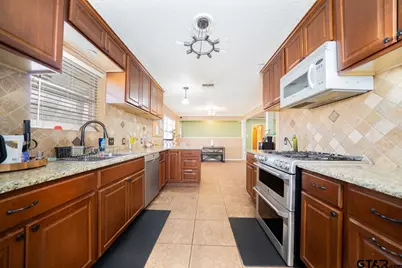 110 Cheryl St, Longview, TX 75604 - Photo 8
