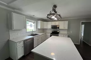 706 Inwood Dr, Palestine, TX 75801 - Photo 2