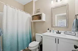 17018 Crossing Cir, Lindale, TX 75771 - Photo 16