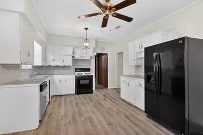 101 E College St., Big Sandy, TX 75755 - Photo 16
