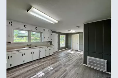 1725 S. Mahon, Tyler, TX 75701 - Photo 8
