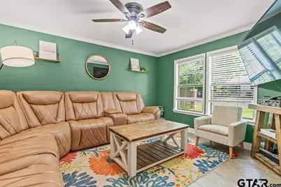 208 Richardson Street, Longview, TX 75602 - Photo 2