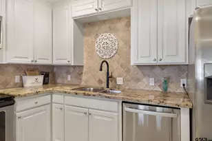 21214 Bay View Dr, Flint, TX 75762 - Photo 6