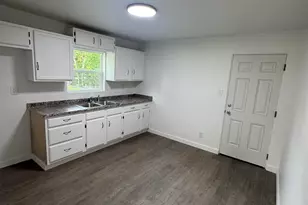 606 W Wolfe St, Grand Saline, TX 75140 - Photo 6