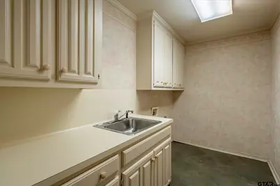 815 Woodland Hills Drive, Tyler, TX 75701 - Photo 30