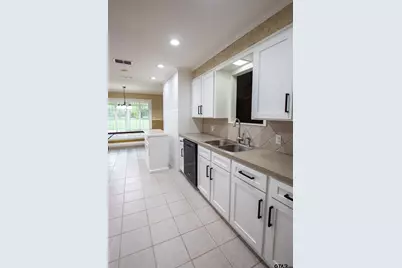 604 Hampshire St, Longview, TX 75605 - Photo 12