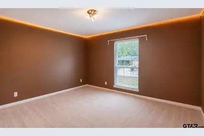 604 Hampshire St, Longview, TX 75605 - Photo 24