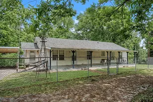 1085 Pyeatt Rd, Gladewater, TX 75647 - Photo 14