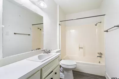 2226/2302 Aberdeen Dr, Tyler, TX 75703 - Photo 14