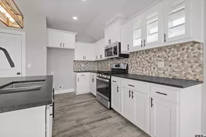 16529 Crossing Circle, Lindale, TX 75771 - Photo 14