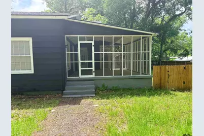 605 E Calvert, Troup, TX 75789 - Photo 6