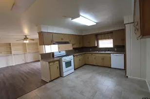 2725 Tanglewood, Tyler, TX 75701 - Photo 4
