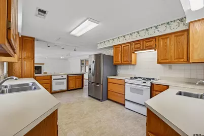 102 Summerall, Mabank, TX 75156 - Photo 6