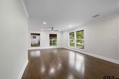 1118 W Camellia St, Tyler, TX 75701 - Photo 8