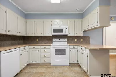 1915 Castlegate, Henderson, TX 75654 - Photo 24